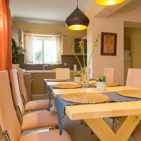 Iro's House דירה *