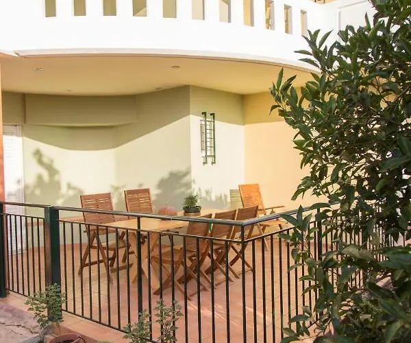 Lägenhet Iro's House *